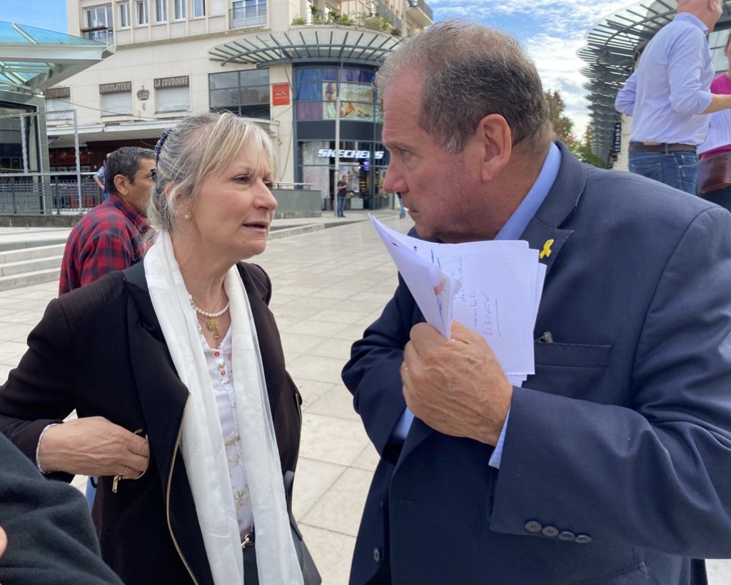 max_brisson's tweet photo. Magnifique mobilisation cet après-midi à Pau en soutien à Christian Espeso et à l’Immaculé Conception Beau-frêne. Le combat se poursuit et se poursuivra car c’est un combat pour l’Ecole et la liberté !

#Immac. https://t.co/OZvTT0G8Yu