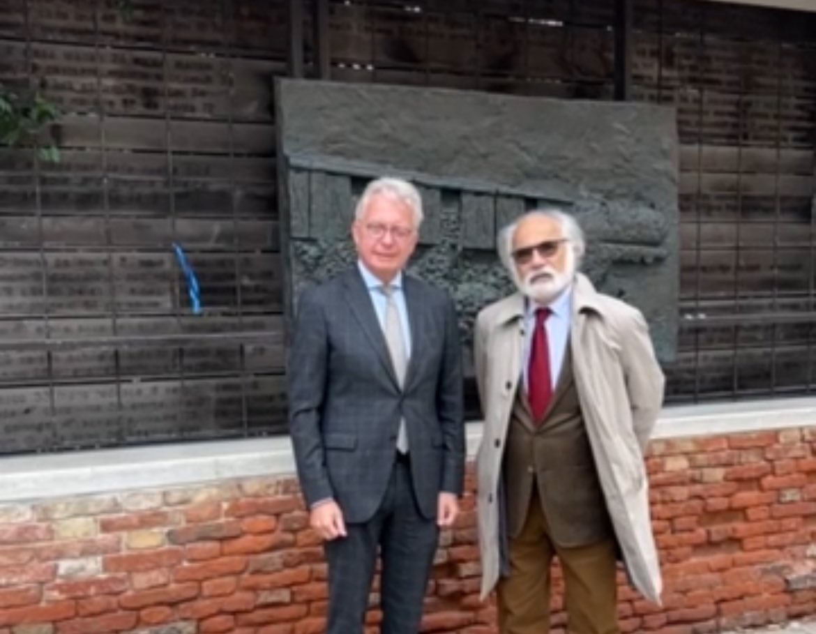 La cultura ebraica è parte integrante di storia, vita e cultura della città lagunare. Ringrazio Dario Calimani, Presidente della Comunità Ebraica Veneziana, per lo scambio proficuo. Dobbiamo fare di più contro l’antisemitismo e per una convivenza pacifica!