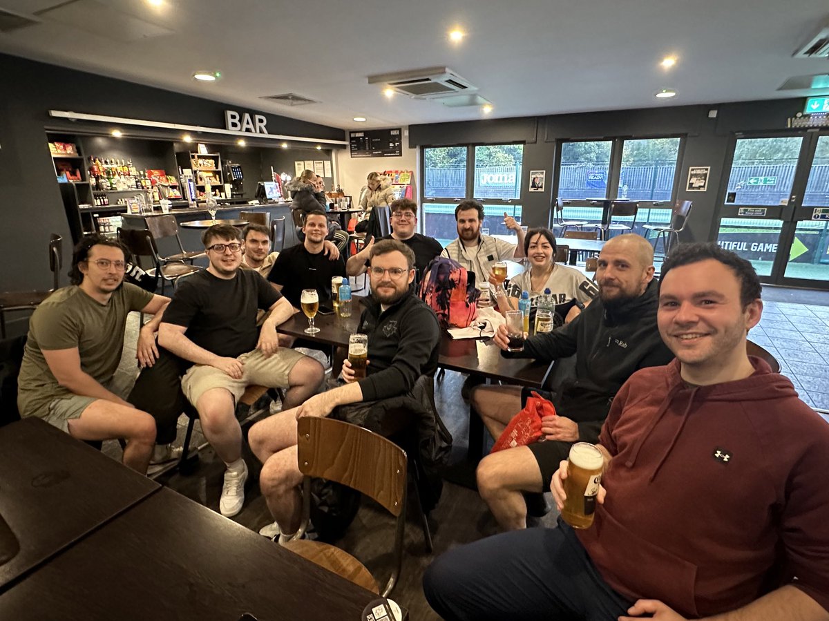 Endpoint CeX tweet media