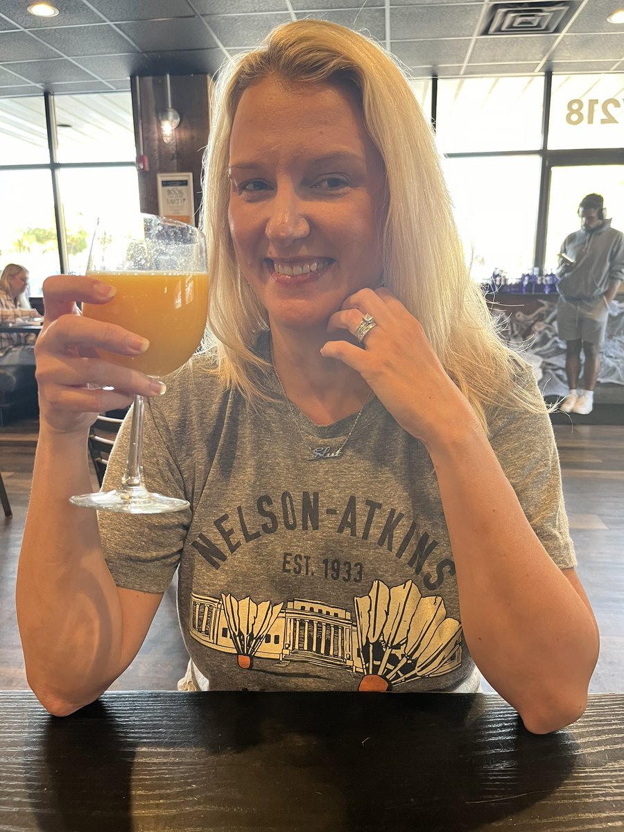 TheXVideoMan's tweet photo. What do you do when @MrsEnglewood spends an entire night in a hotel room on Sext Panther? You take her to brunch! #mimosa #onlyfans #morningface #sextpanther https://t.co/a2m07IrvDQ