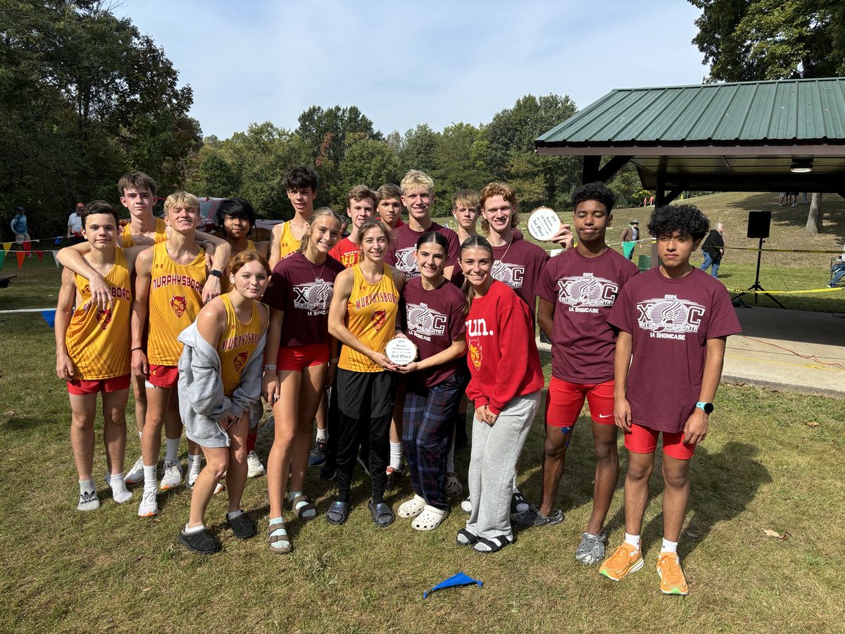 Big day for MurphyXC!  Boys 1st and Girls 2nd at the Benton 1A Showcase!