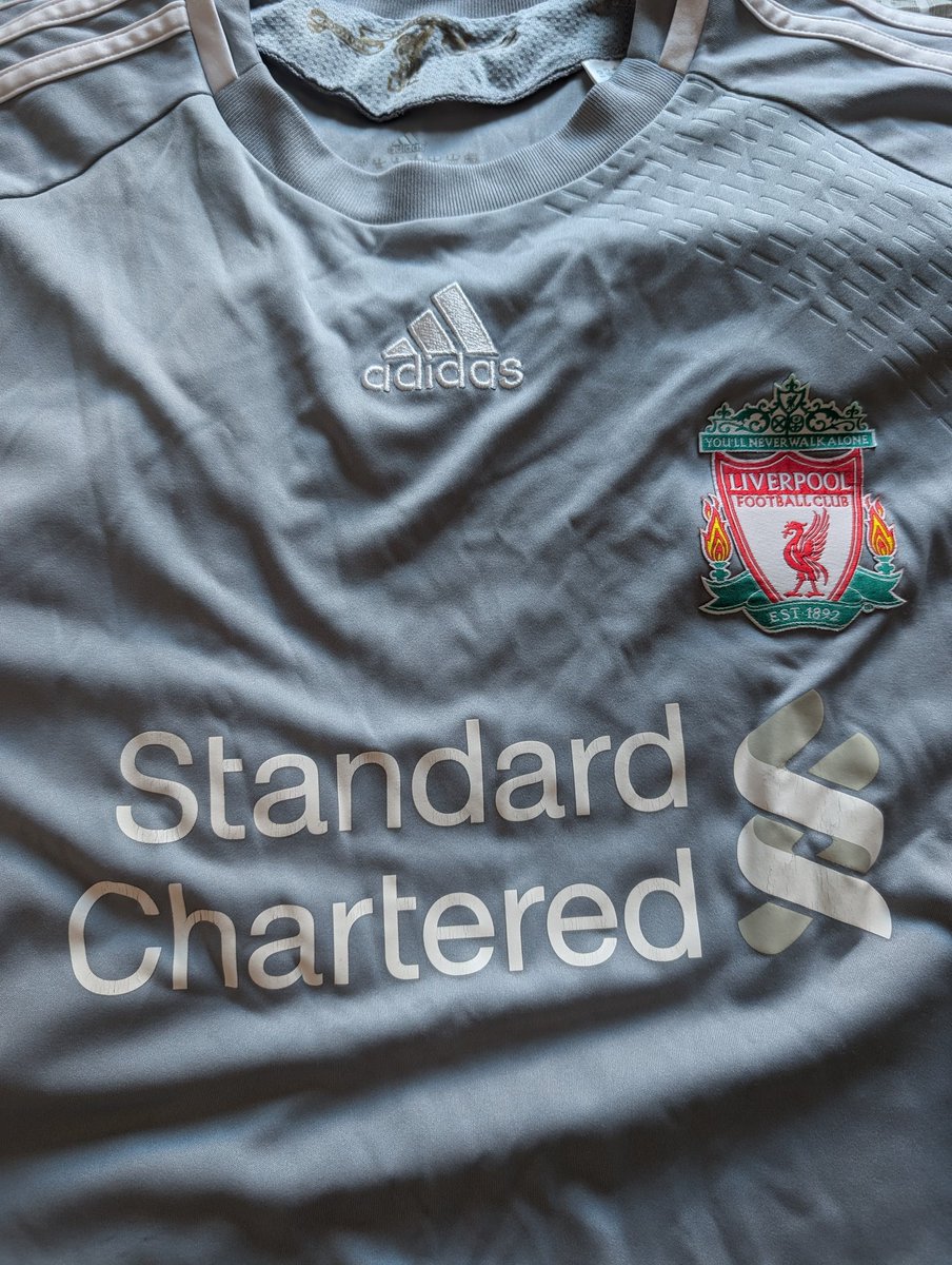 Holthym's tweet photo. A few Liverpool shirts for sale, all XL.
DM for more details if interested.
@VFshirts @uksoccershop @LFC @LFCFam 
@shirt_x @shirts_original @CollectorKit 
#Football 
#collectors 
#LFC
#adidasSportswear https://t.co/A1eWUk0rPS