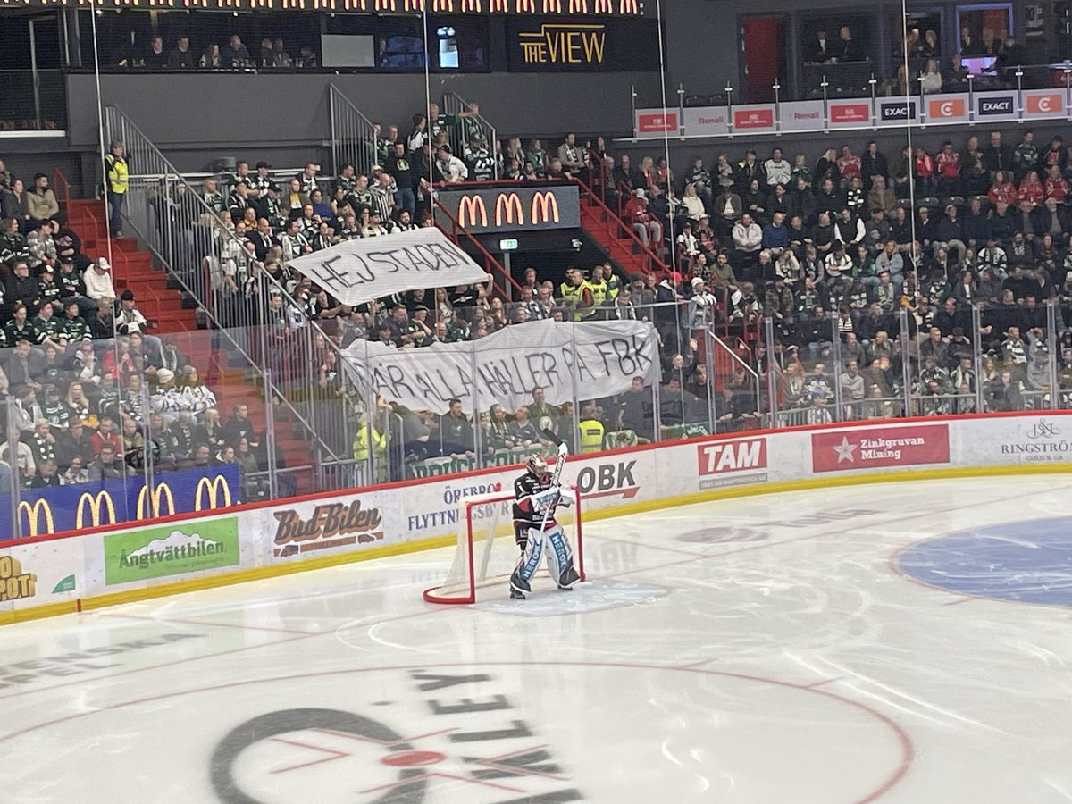 VFGriberg's tweet photo. Pik från FBK-klacken i Behrn Arena 👀
#fbkse https://t.co/mVRhWma0yd