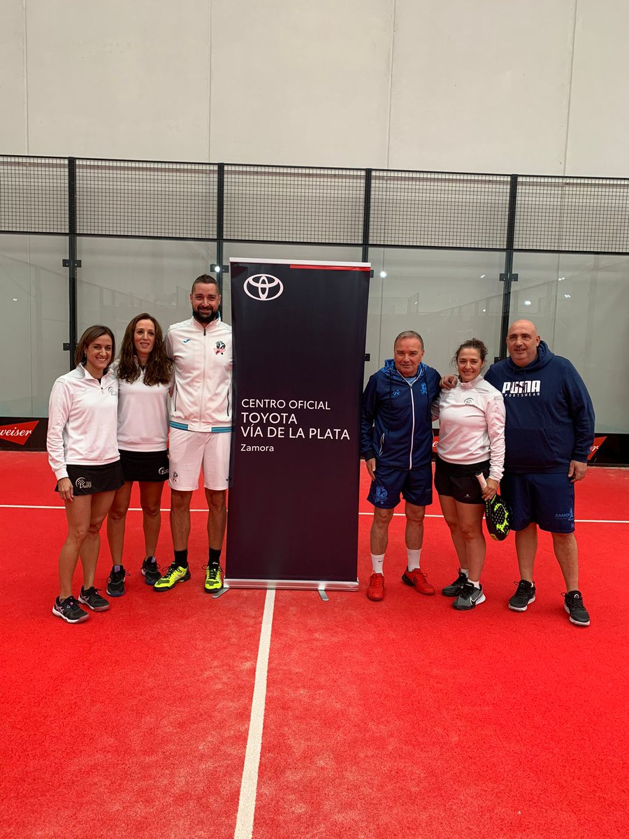 🫥 Derrota 2-1 vs Toldolid en nuestro primer encuentro de la categoría ORO en MLP. 

😍 Orgullosos de representar a nuestra ciudad compitiendo al lado de <a href="/ClubPadelDuero/">Club Padel Duero</a> .

#ZamorA 💚❤️