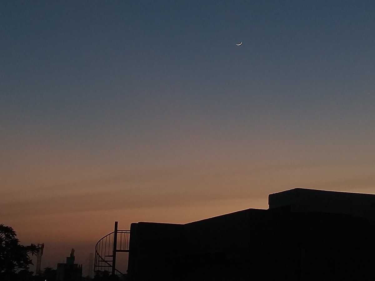 beetrootieee's tweet photo. 🌙 https://t.co/xGzbcDE9WI