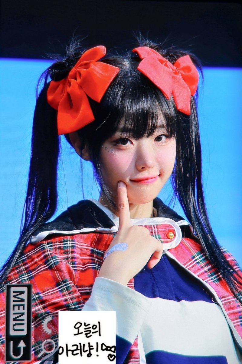 241012 대면 팬사인회 pre #히나

손 내밀면 콕! 하고 찌를 거야 💘✨️

#QWER #냥뇽녕냥 #HINA #ひな
#장나영 @hapycb https://t.co/Muq53z9r4I