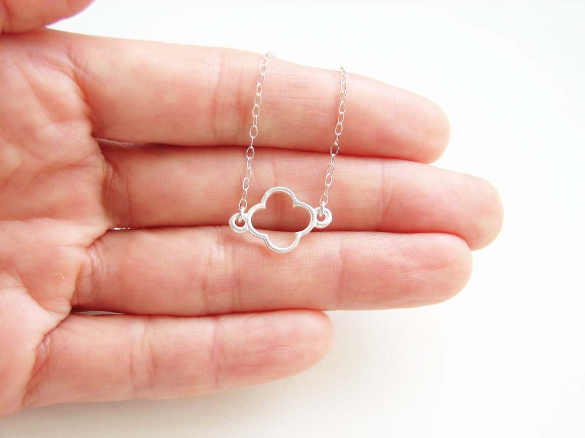 JewelryByMikako's tweet image. Open Flower Necklace ~ Small Matte Silver Daisy ~ Bridesmaid Gift. Simple Modern Everyday Jewelry by PetitBlue tuppu.net/d5c12f0e  #MatteSilver