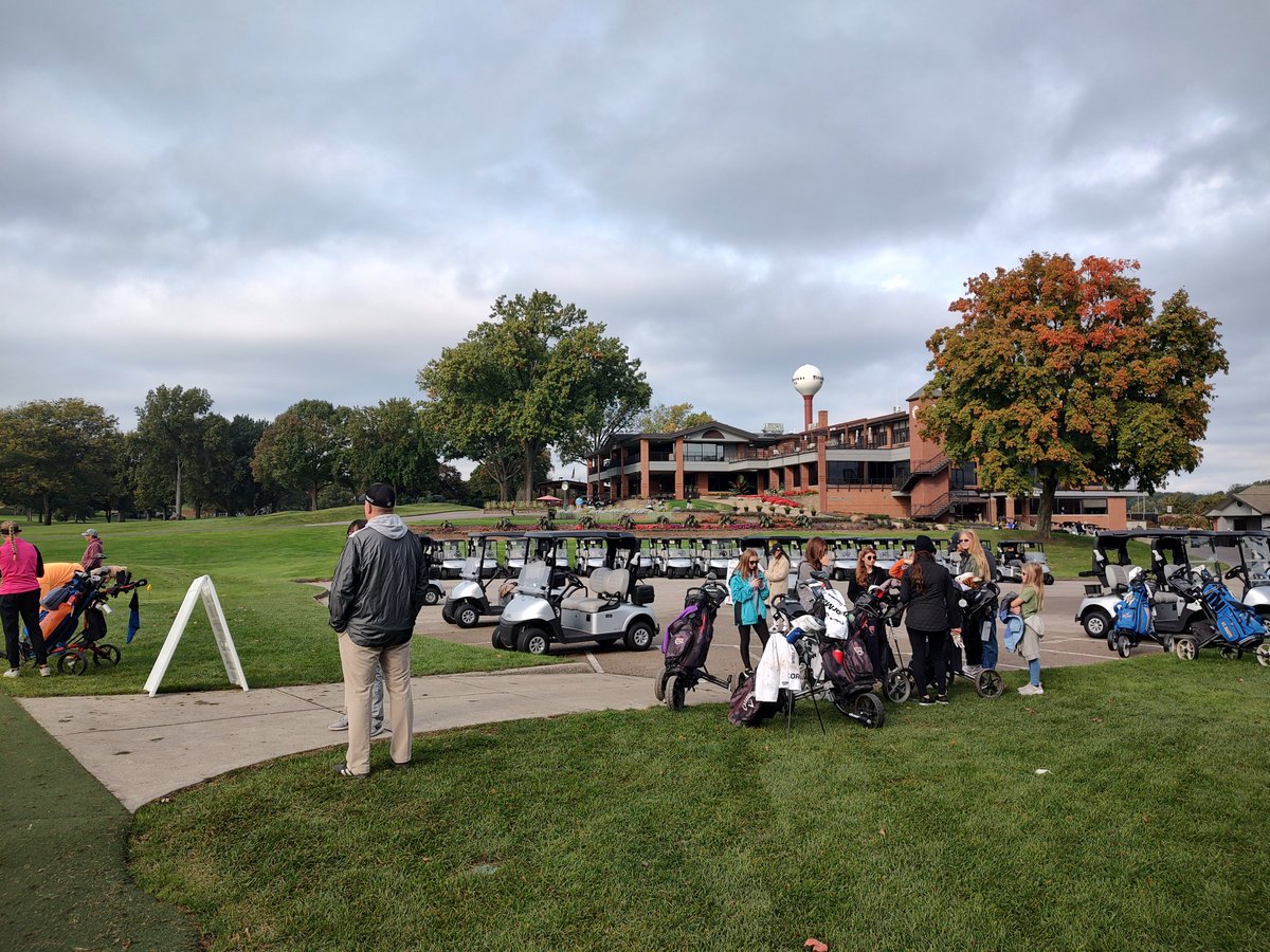 OHSAASports's tweet image. #OHSAA GOLF: Good afternoon from Firestone Country Club in Akron and the Division II girls and boys state tournaments. Practice rounds are underway. Check out qualifiers and tee times at ohsaa.org/Sports-Tournam…