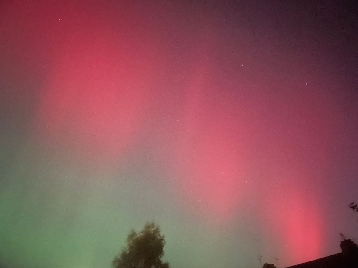 Spotted the aurora lighting up the night sky these last couple of nights - a magical reminder that Santa’s arrival at our Hymers Michaelmas Fair is just around the corner! 🎅✨ Mark your calendars for Nov 30-get ready for festive fun! 🎄🎁 #HymersMichaelmasFair #HolidayMagic #HCA