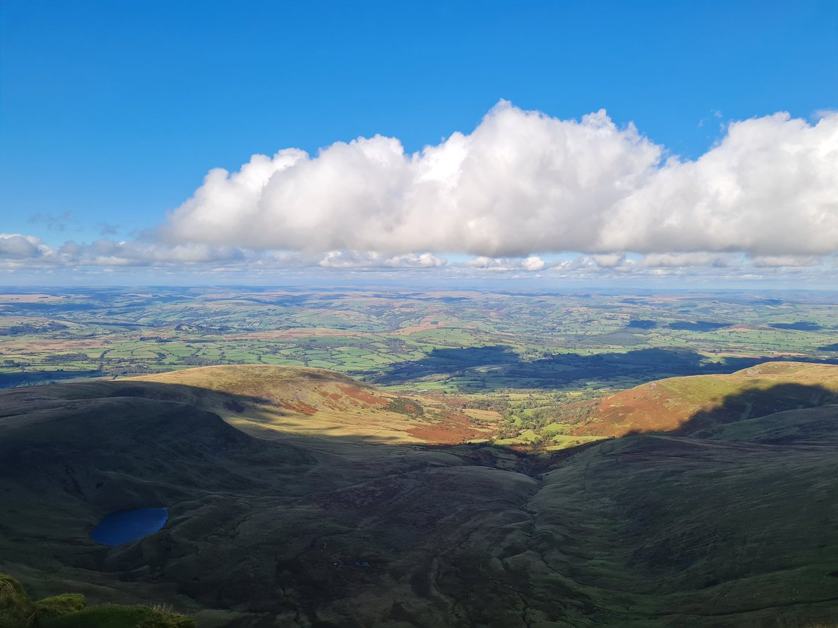 Lovely little stroll up Pen-Y-Fan today ⛰️🏴󠁧󠁢󠁷󠁬󠁳󠁿
#WeekendWellbeing
#Recharge
