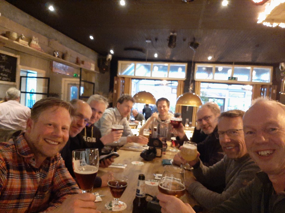 Mooi weekend #vogelskijken op #Ameland met leuke soorten waar we bijna patent op lijken te hebben #mongoolse_pieper en #roze_spreeuw De eerste ontdekt door Rudy Offereins levert hem de lolly van de dag op voor beste soort 😉