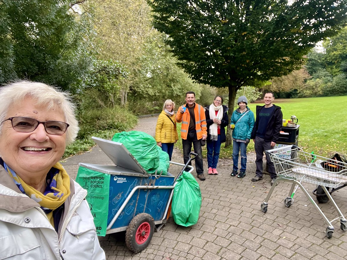 Thanks to our volunteers for this mornings litter pick. 👍👏 A few people had left before the photo! And thanks to  <a href="/tasty_bean/">Tasty Bean Cafe</a> Cafe for the coffee ☕️😘