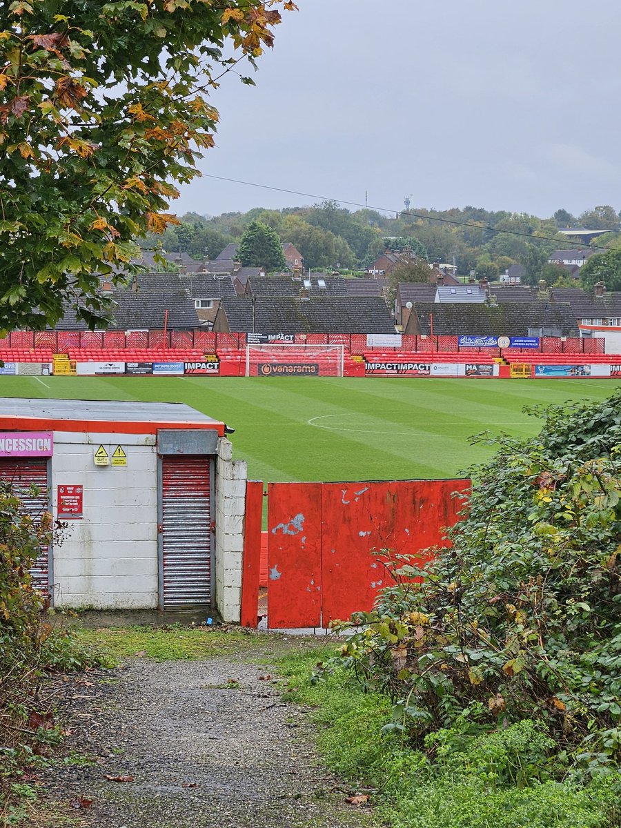 PhilipLCoDurham's tweet photo. @SpennymoorTown @AlfretonTownFC @EmiratesFACup @durhamonair Arrived and looking forward to it! Moooooooors! https://t.co/Ei6hBAYnkZ