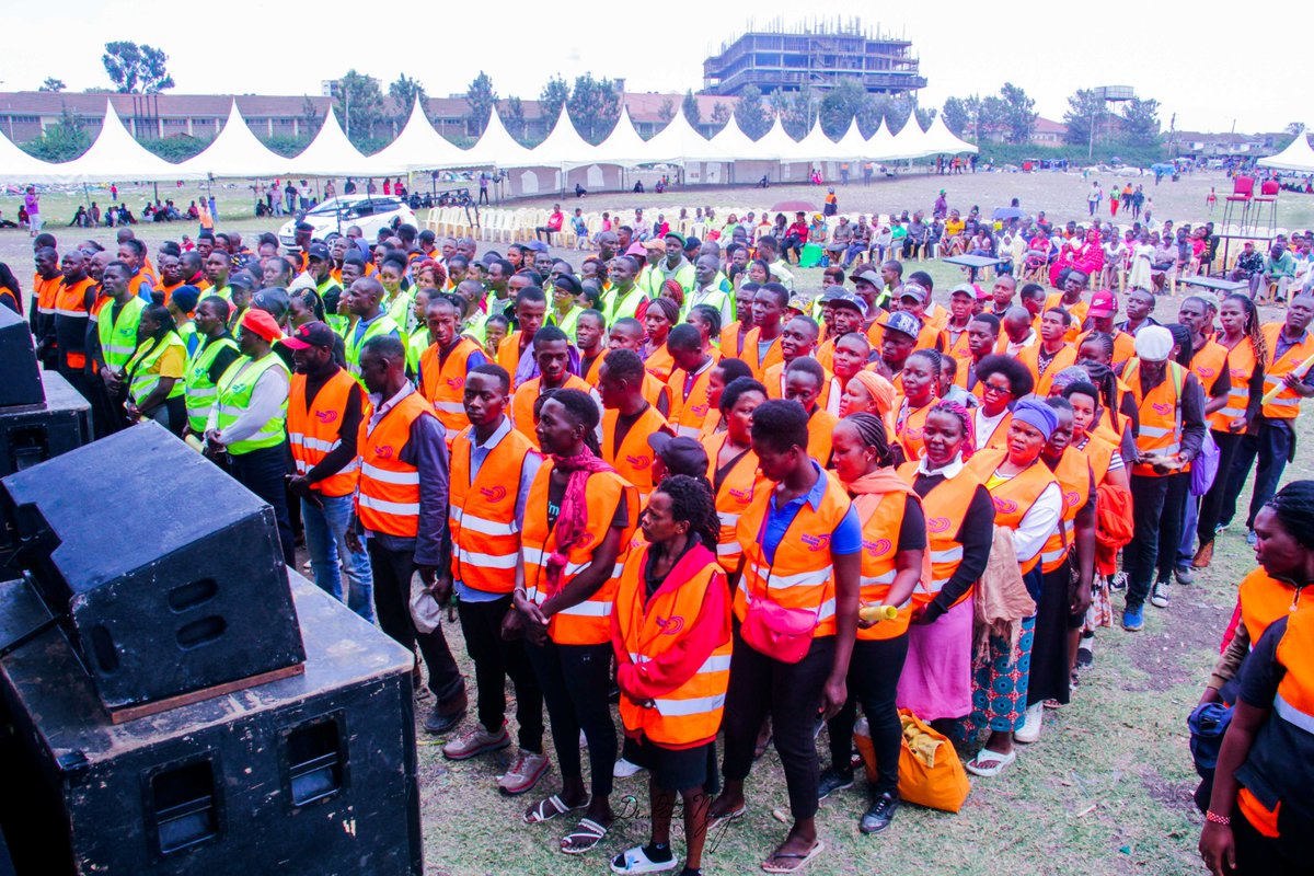 RevLucyNatasha's tweet image. To all the volunteers at the Jacaranda Crusade Today, thank you for serving.

May God perfect all that concerns you. 
We love you and God bless you. Ill be joining Apostle Peter

Jesus Christ is coming back again. Please tell somebody about it.
#WinningSouls 
#MakingDisciples