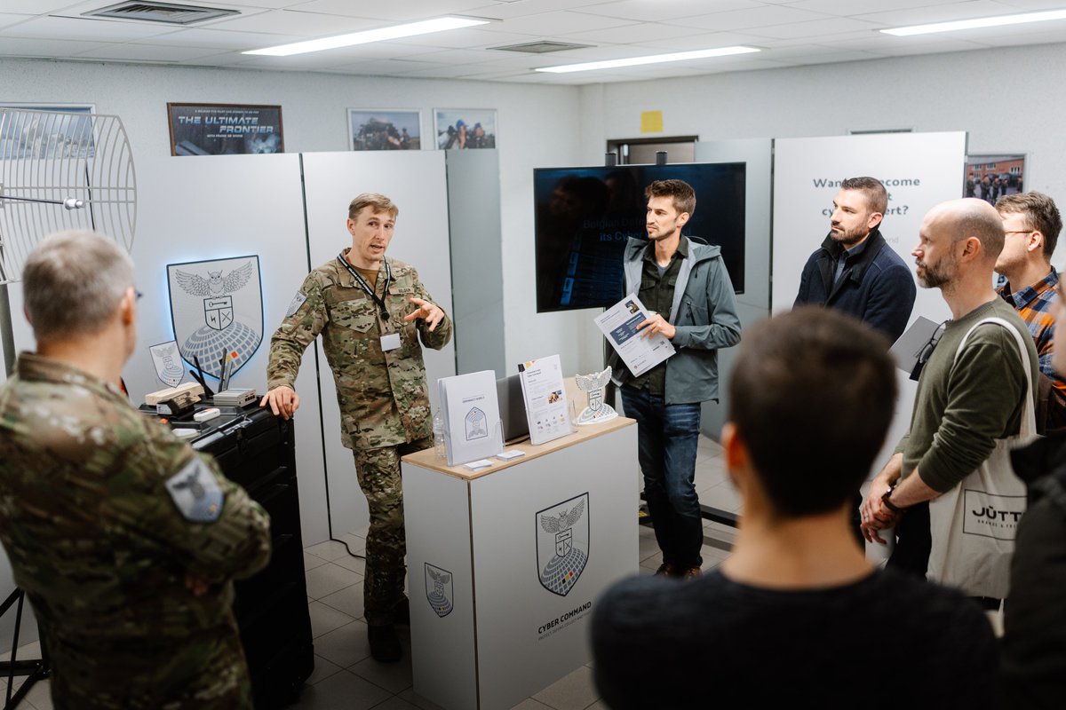 Belgian Cyber Command (@becybercom) on Twitter photo Bedankt aan de honderden bezoekers die ons kwamen bezoeken op onze #cyberstand tijdens de dag van de reserve in Neder-Over-Heembeek ! Elke dag groeien we met je mee! <a href="/HRdefensie/">HR Defensie</a> <a href="/Belgian_Army/">Belgian Army</a> <a href="/TheBelgianNavy/">Belgian Navy 🇧🇪</a> <a href="/BeAirForce/">Belgian Air Force🇧🇪</a> <a href="/MedicalCompoBe/">Medical Component Be</a> Bedankt aan de honderden bezoekers die ons kwamen bezoeken op onze #cyberstand tijdens de dag van de reserve in Neder-Over-Heembeek ! Elke dag groeien we met je mee! <a href="/HRdefensie/">HR Defensie</a> <a href="/Belgian_Army/">Belgian Army</a> <a href="/TheBelgianNavy/">Belgian Navy 🇧🇪</a> <a href="/BeAirForce/">Belgian Air Force🇧🇪</a> <a href="/MedicalCompoBe/">Medical Component Be</a>