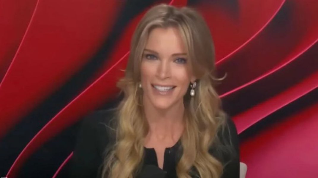 torontobaddy's tweet photo. Megyn Kelly said that Kamala Harris’ airbrushed photo on the cover of Vogue is “Bad for little girls”, while using a camera filter and wearing fake hair extensions. 

What a fucking hypocrite. 
@megynkelly https://t.co/M7MrE1yLqT