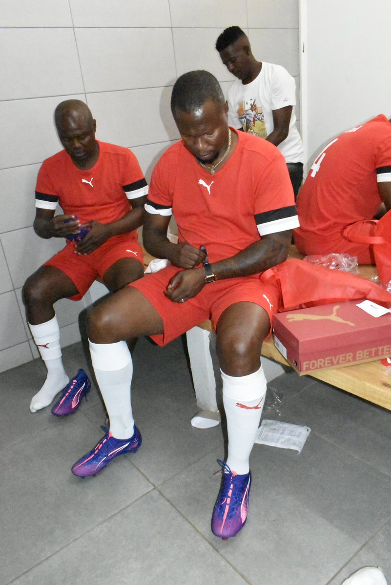 KickOffMagazine's tweet photo. Our legends kitted out in all PUMA and sporting the #PUMAUltra boots - amped to take on the Soccer Laduma and KickOff crew. โฝ๏ธ ๐ฅ
#Legendary5Tournament
#SoccerLaduma
#KickOff
#FuelyourFast
#PUMAUltra
@PUMASouthAfrica
