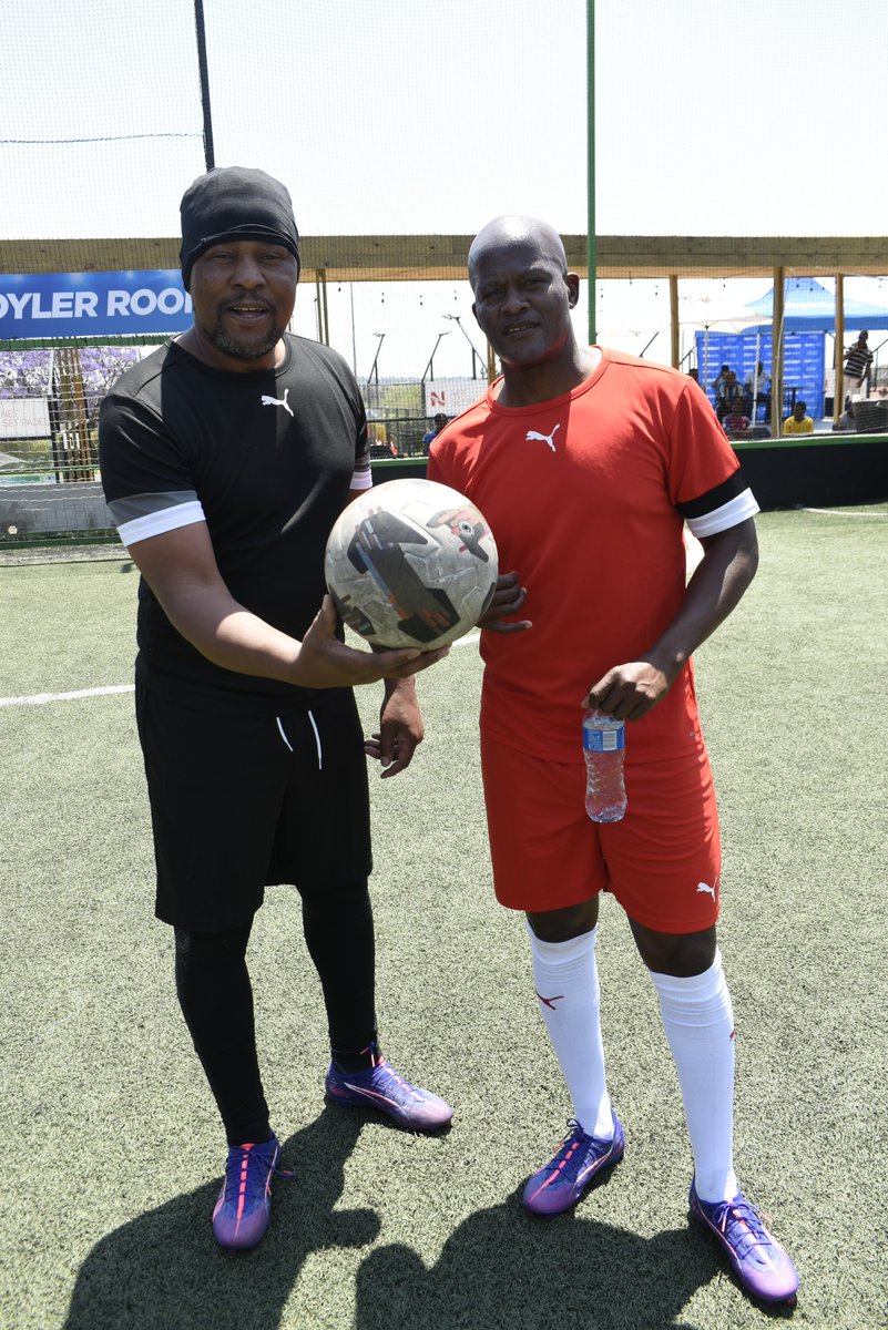 KickOffMagazine's tweet photo. Our legends kitted out in all PUMA and sporting the #PUMAUltra boots - amped to take on the Soccer Laduma and KickOff crew. โฝ๏ธ ๐ฅ
#Legendary5Tournament
#SoccerLaduma
#KickOff
#FuelyourFast
#PUMAUltra
@PUMASouthAfrica