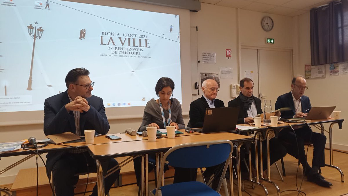APHG_National's tweet image. Formidable table ronde pour la présentation du thème du CNRD "Libérer et refonder la France 1943-1945", en présence de Laurent Douzou, Vincent Duclert, Fabrice Grenard, Sophie Junien-Lavillauroy, modérée par notre secrétaire de l'@APHG_National @SALESSEFabien 
#RVH2024 👏🏻