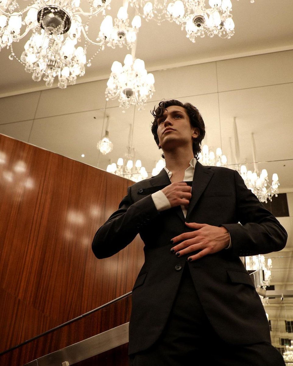 📸 | Chase (@/huddy) via Instagram Feed. (<a href="/xhuddy/">Huddy</a>) 
A guerra acabou 'Addicted to You' está disponível em todas as plataformas