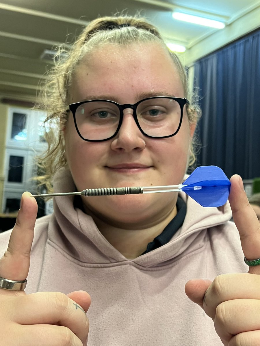 世界女王ボウ・グリーヴス選手(20)の最新マイダーツセッティング Darts