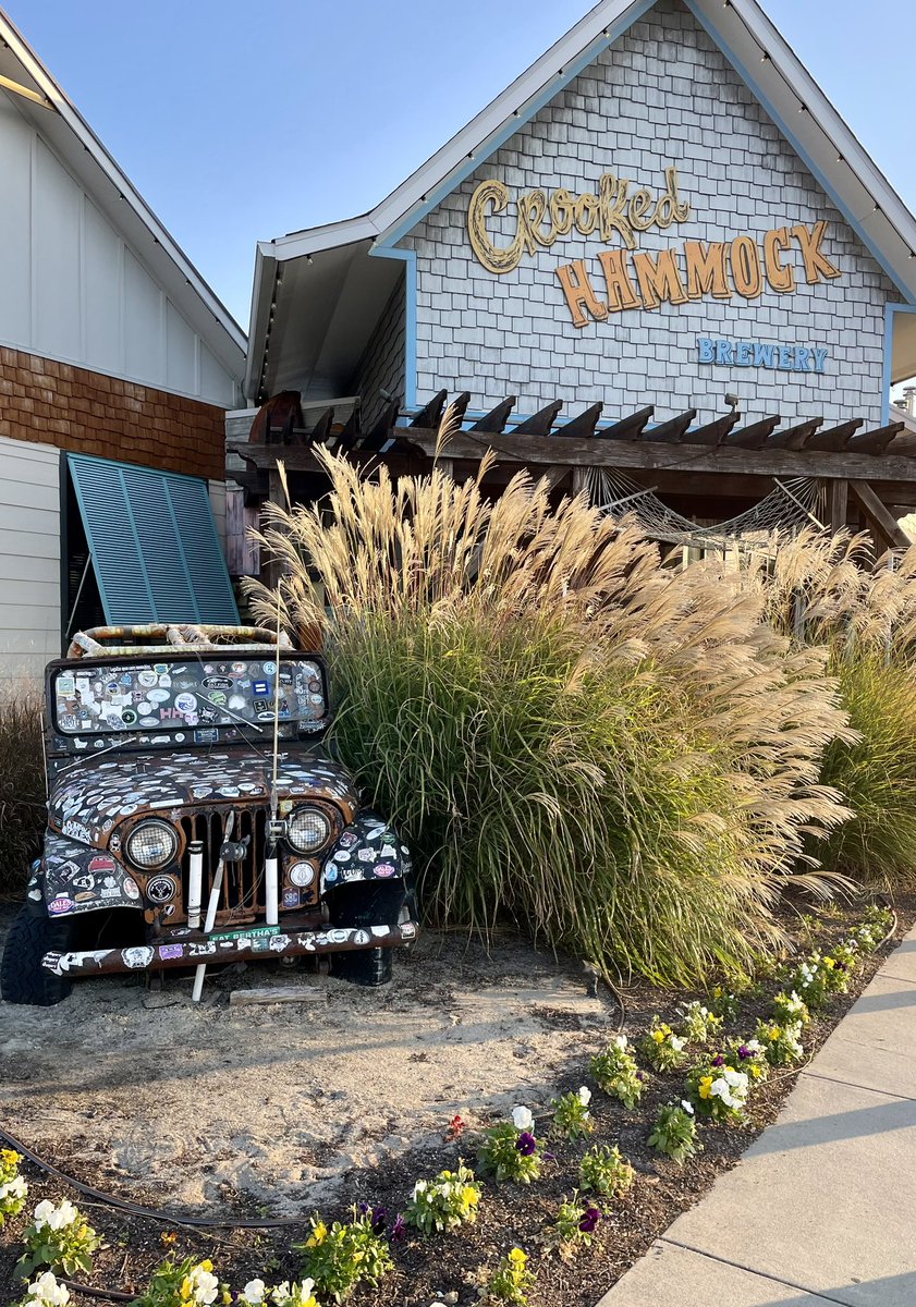 burgessct's tweet photo. ☕️🖤♥️🏃🏃🏃🏃🏃

Good morning #LewesDE 

This AM the “Ashley Furio” 5k to benefit “Children’s Beach House”

Thank you @crhammockbrew for hosting 

#carpediem #nottooold https://t.co/Q0kr8K9yW1