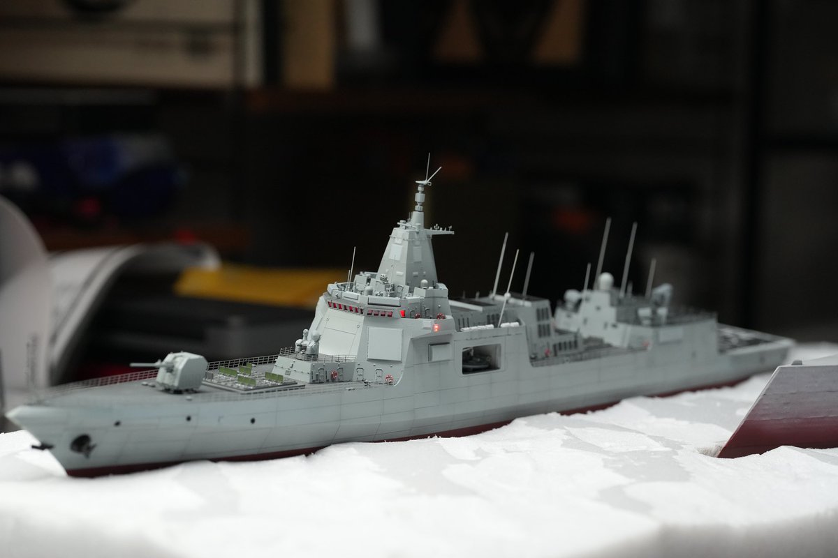 HsuSimpson's tweet image. 1/350 Type-055 &amp;amp; Zumwalt close encoumter diorama WIP