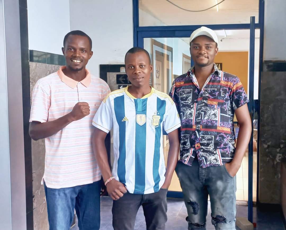 BarakaFmKe's tweet photo. #BuruSpoti 3pm - 8pm
@kibambavictor7 
@itz_kibanga
#OchiengEric 
 #Footballke
 #HarambeeStars 
#Afcon https://t.co/6R9CUlhE92