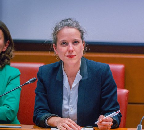 "j'ai toujours aimé l'Isère, ses vignes, ses immenses plages"
😁