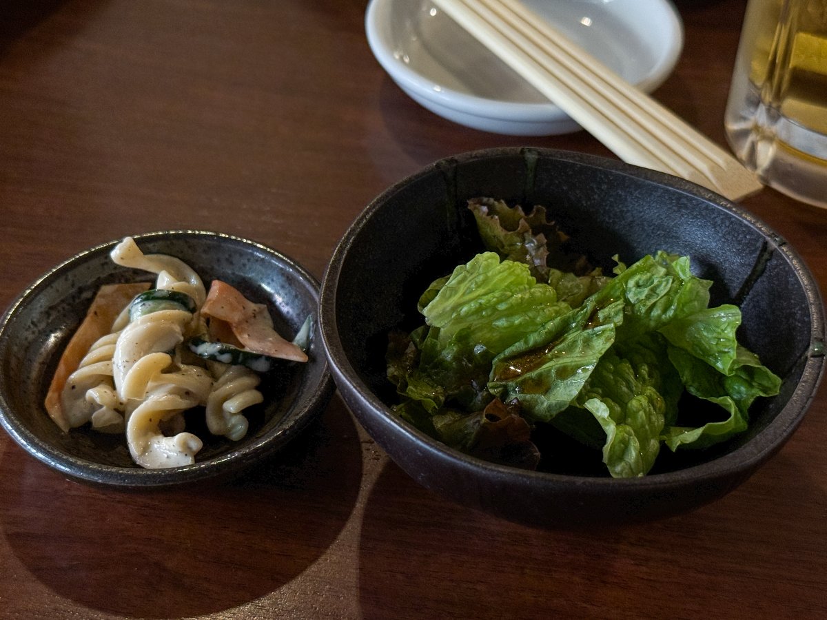 sawadee_classic's tweet photo. 久しぶりに飯田橋の千歳でランチ。暗い店内でProCameraでどれくらいの質感のショットが撮れるかテスト。48MPで撮ってCameraRawでレタッチ。（ISO80、1/100秒で撮影）#ProCamera #iPhone16pro #千歳 #飯田橋 https://t.co/qBh0IoJjip
