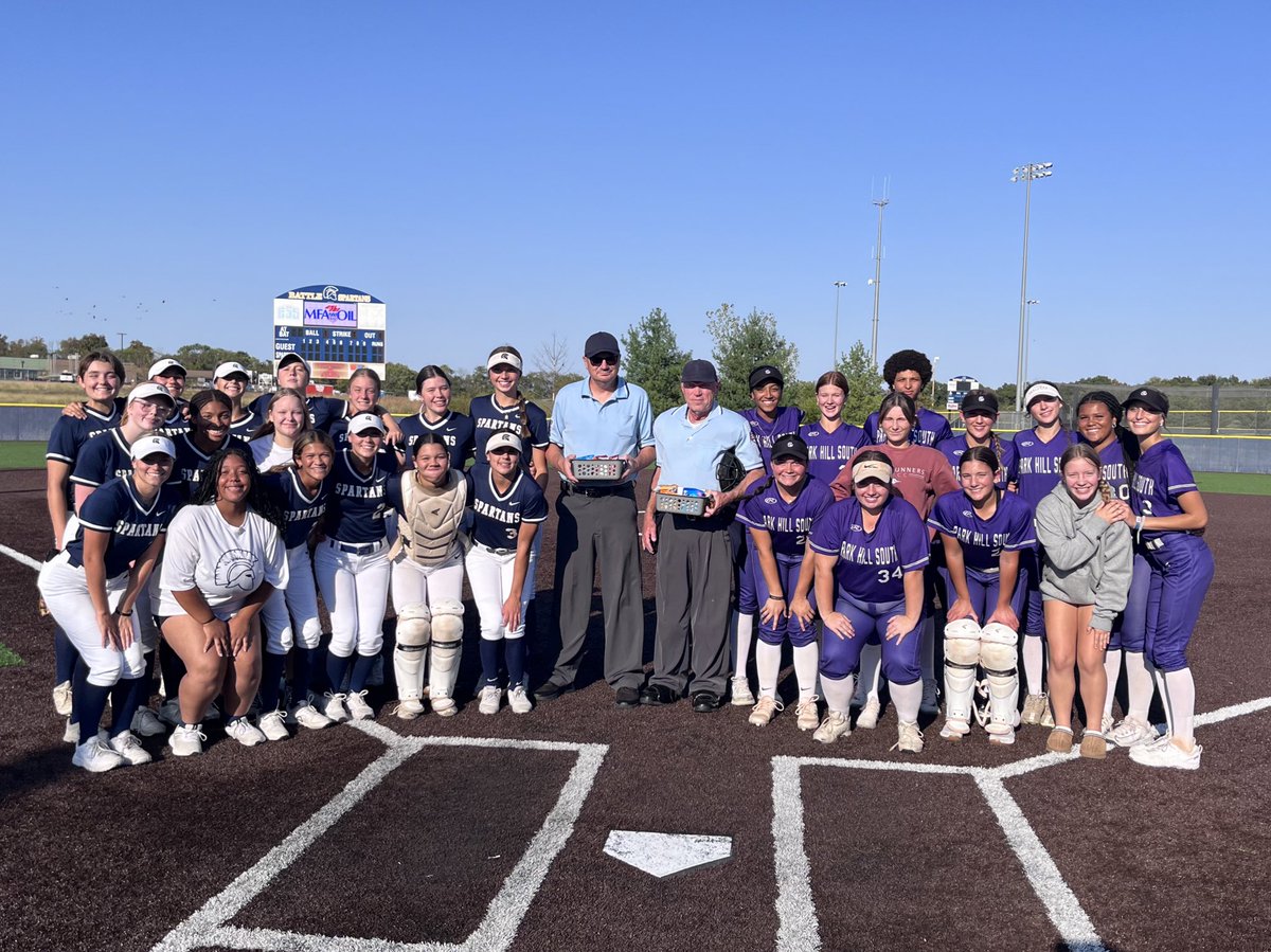 The fall Officials' Appreciation Week took place this week. Battle softball and our wonderful AD <a href="/SammieSymonds/">Sammie Symonds</a> teamed up to help show our love and support! <a href="/BattleAthletics/">Battle Athletics & Activities</a> #BattleBuilt #SpartanPride