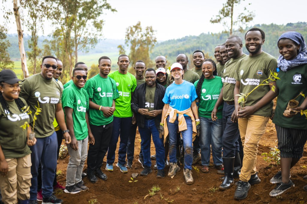 redempter's tweet photo. Kudos @WGYB_NGO @chbrwanda @TheProtectorRw @Yesi_Rwanda 
@RwandaYouth 
@Y_Advocates 
@GisagaraDistr for mobilizing #Youth today - see you shortly at the #Umuganda concert…harashya🔥🔥🔥🔥
@RwandaYouthArts @unicefrw Twagiyeee💪💪💪 https://t.co/jCVUkP7tjA