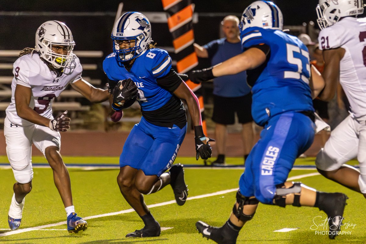 geekknot's tweet image. Scenes from a football game. 

Palestine at Lindale

Lindale wins 47-14