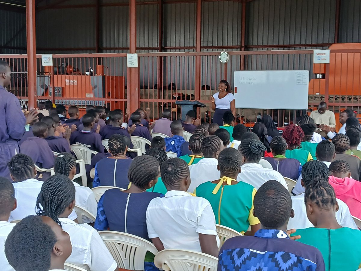 GorretNamw19194's tweet image. Today I've been able to meet with the youths at Busoga Zonal Presidential Industrial Hub to advocate for the rights of person's with disabilities and raise awareness on mental health and psychosocial disabilities through sharing personal lived experiences.