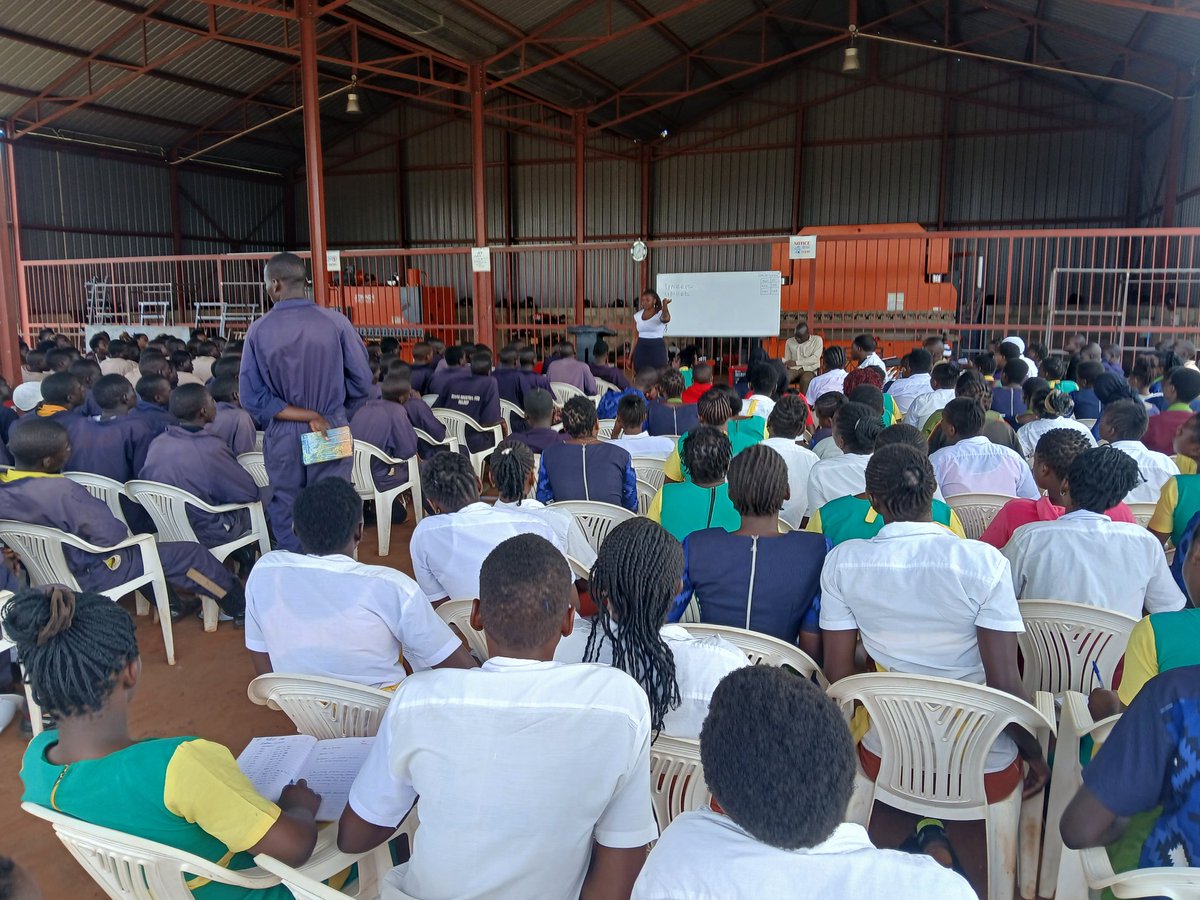 GorretNamw19194's tweet image. Today I've been able to meet with the youths at Busoga Zonal Presidential Industrial Hub to advocate for the rights of person's with disabilities and raise awareness on mental health and psychosocial disabilities through sharing personal lived experiences.
