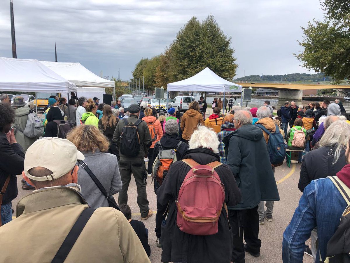 EprNonGrav's tweet photo. Village associatif anti #nucleaire à #Rouen avant le départ de la manifestation. ☢️👍
#StopNucleaire #StopEPR https://t.co/xr5ryxYwY9