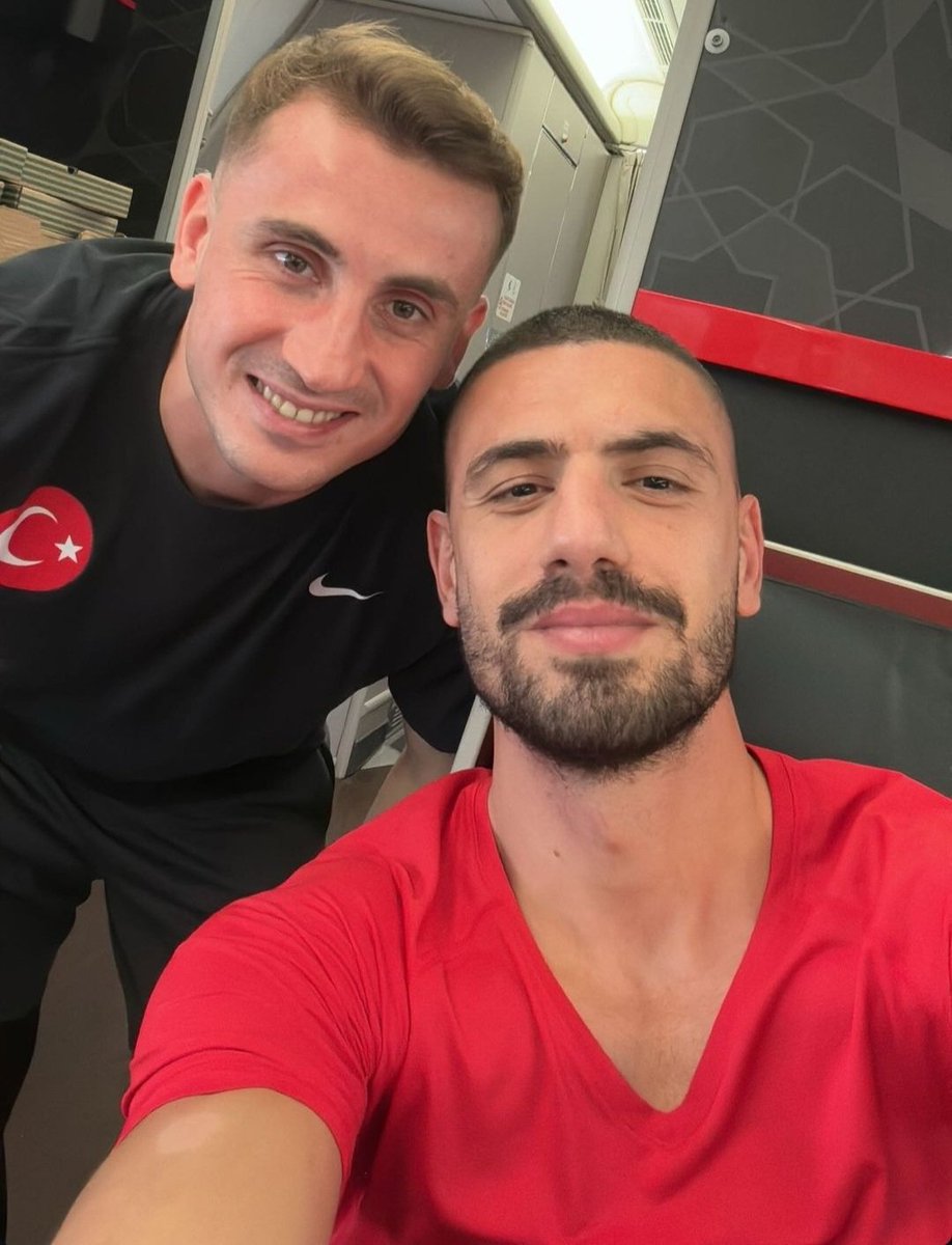 derinuykularda's tweet photo. merih demiral kerem aktürkoğlu yakışıklılığı halis midir yandı ortalık 🔥 https://t.co/0UL6wZTklK