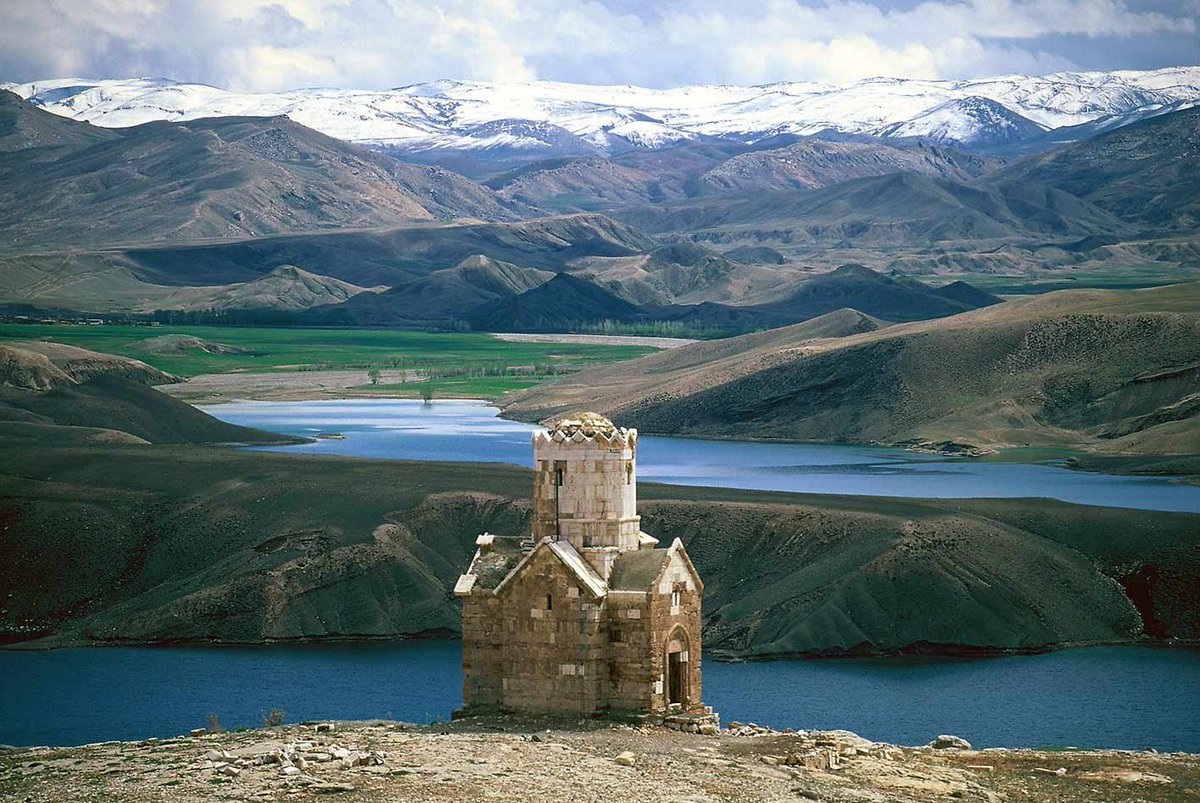 DrStrangetwit's tweet image. Iran has over 650 churches, 200 fire temples and almost 50 synagogues.
Some of the churches and monasteries of #Iran, which has an active #Christian community of around a million people (and is amongst the most rapidly increasing in the world, despite the ruling regime)
1. Stโฆ