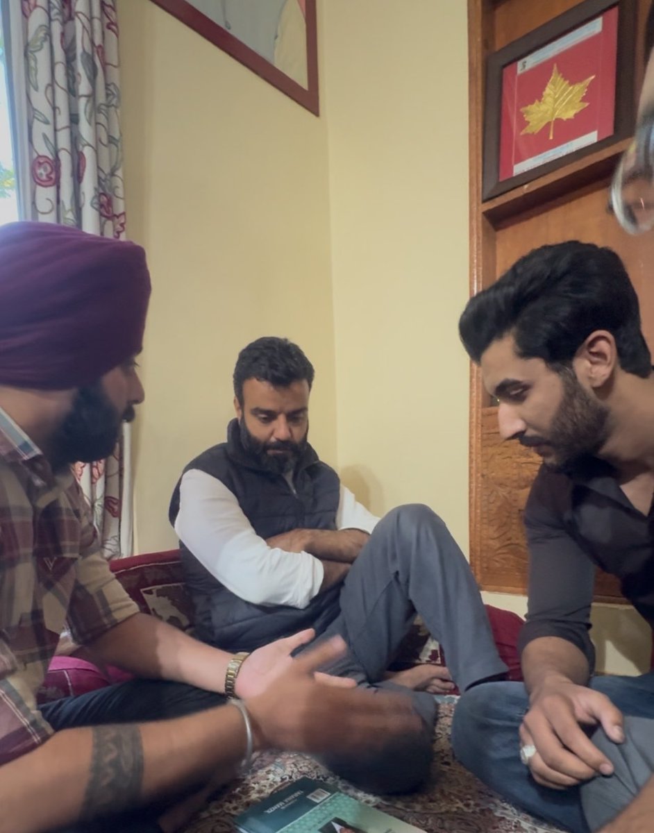 kichloo_saqib's tweet photo. "Today,had a meeting with the Honourable MP @RuhullahMehdi sb at his residence where we talked about various issues facing the youth.
@JKNC_ https://t.co/AqMji1raQ0
