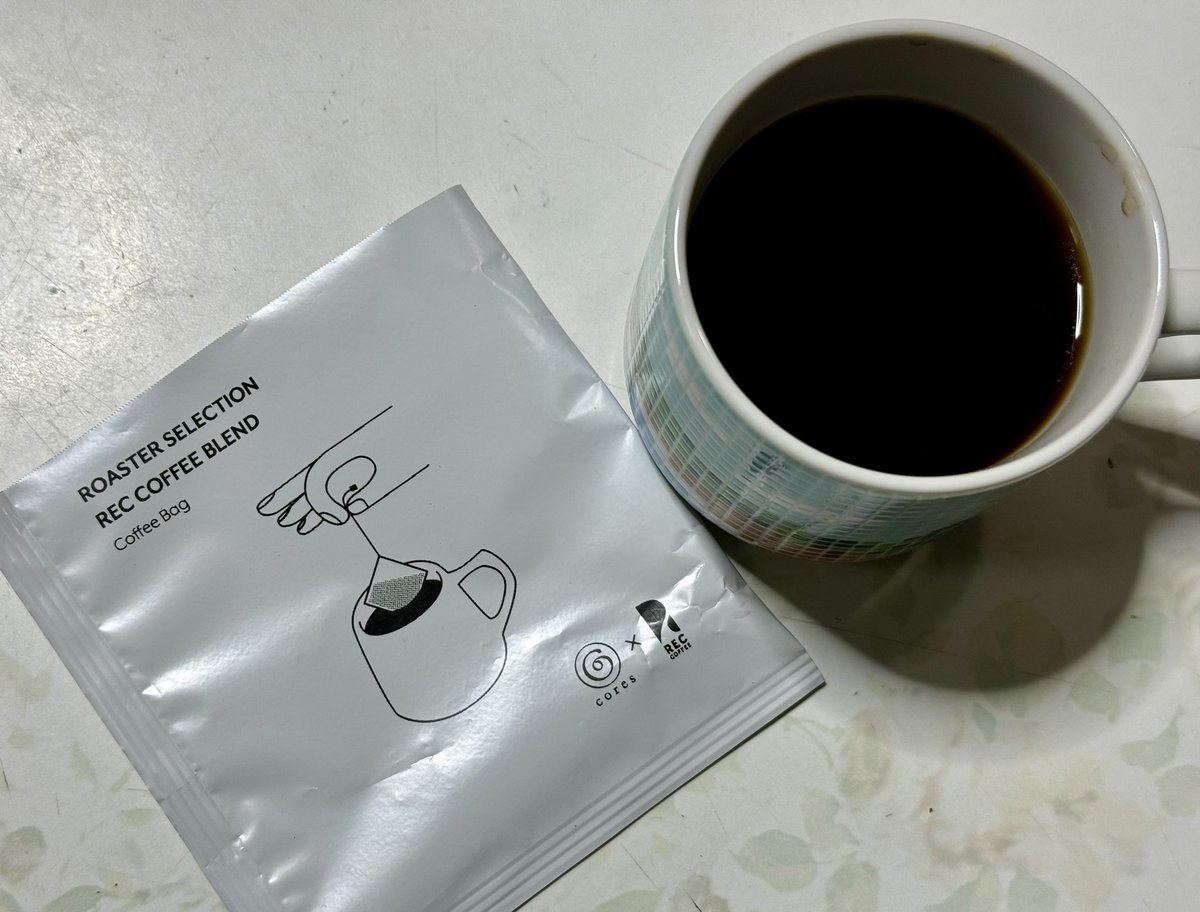 nejikuman's tweet image. #コーヒー
#CORES
#RECCOFFEE
こんばんは🌇
今日はきっちり朝昼晩とコーヒーいただきます😋CORESさんにいただいたREC COFFEEさんのブレンド！ディップスタイルです。今日もお疲れ様でした。