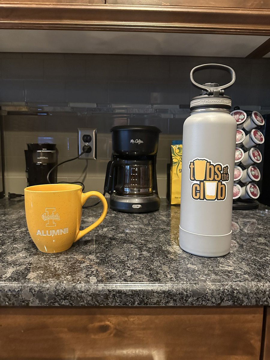 GameDay or should I say GameNight 😁 Looking forward to seeing my Vandals on National TV. Go Vandals!! ✌🏼s 🆙 💛🖤