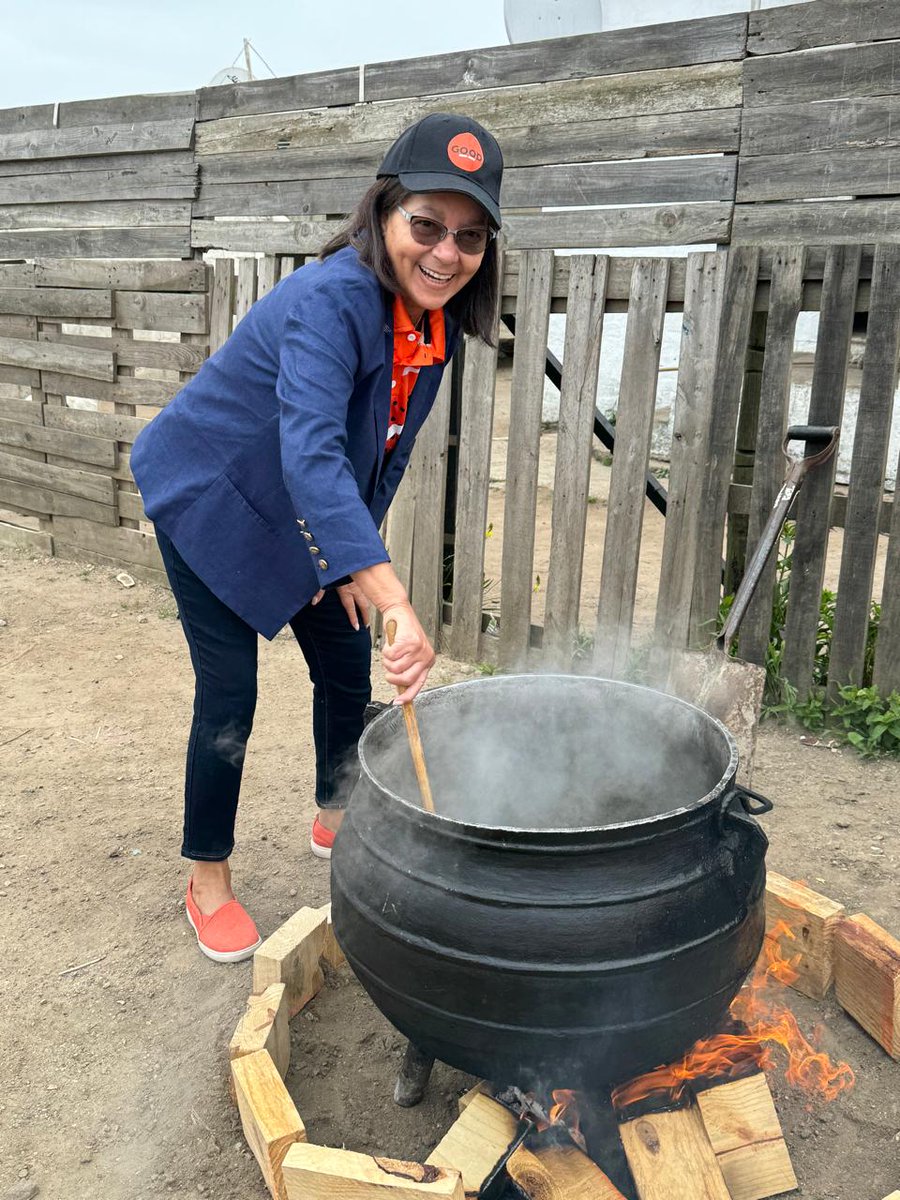 ForGoodZA's tweet photo. Aunty Pat is not afraid to get her hands dirty.
Today she helped make a big Potjie for our volunteers and canvassers to say thank you!
GOOD Leader @PatriciaDeLille and GOOD SG @brettherron leading by example.

#votegood #votepopo #thankyou #georgewesterncape #weskaap #stopthesuffering