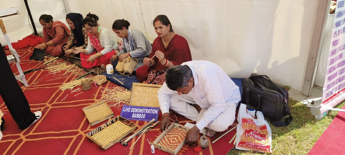 DiprKathua's tweet image. Experience the art of Bamboo crafts at #BasohliUtsav2.0! These unique creations highlight the skilled craftsmanship passed down through generations. #SupportLocalArt #BasohliCrafts
@Divcomjammu @Minhas1Rakesh @diprjk @CBCJammuKashmir @ignca_delhi @ddnews_jammu @infjammu