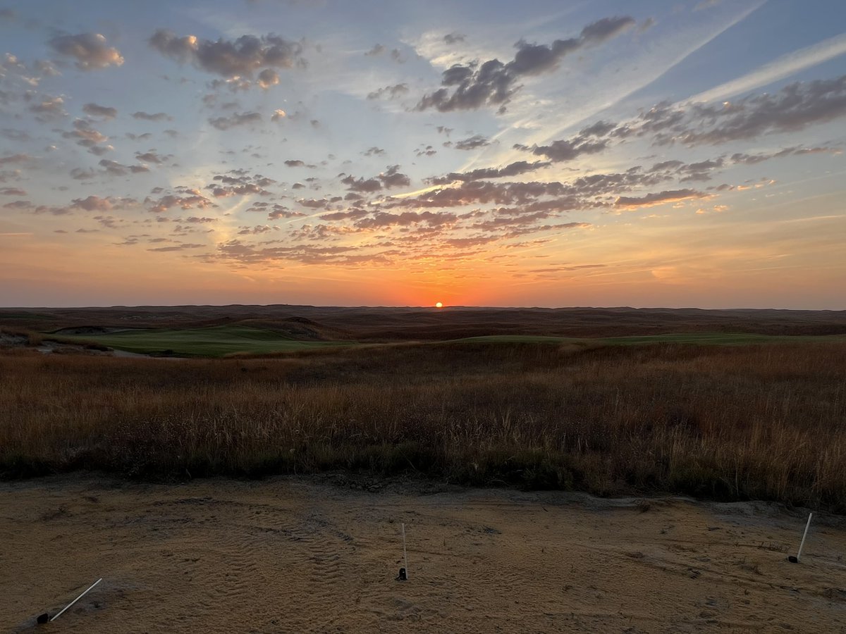 mattpauli's tweet photo. @PE_Dahl @GrayBullClub You won’t be disappointed. Sunrise in the Sand Hills. https://t.co/3t1hCnVAtE