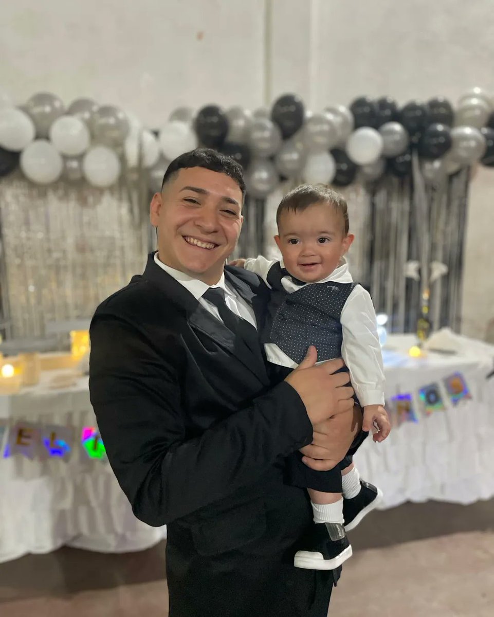 Nahu_bkt11's tweet photo. El? La razón por la cual seguimos peleandola día a día.
El padrino te ama martincito ✨🤍 https://t.co/wKkmzLxTmD