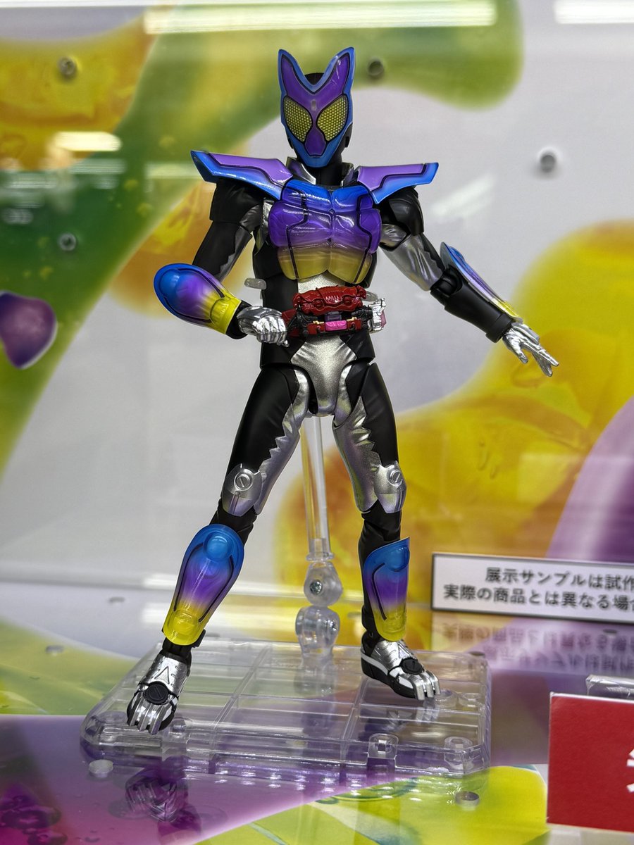 zrs0023's tweet photo. フィギュアーツガヴのサンプル展示されてました。アクションフィギュアで満足する人多いかも https://t.co/W4I3yUVbXW