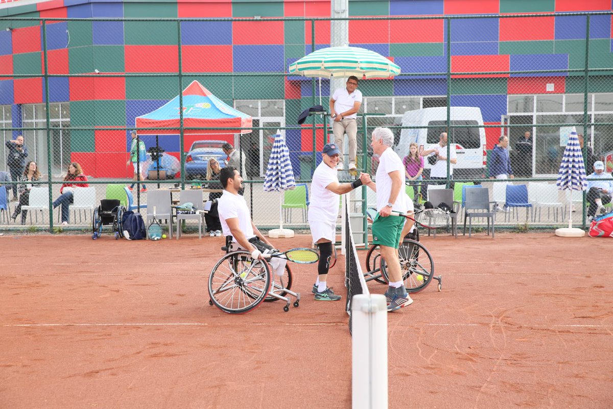 ABBaskanligi's tweet photo. On the occasion of #EuropeanWeekofSport, Dep Minister of @MFATurkiye Director for EU Affairs Amb Bozay came together w/Diplomatic circles&Paralympic athletes in Diplomatic Tennis Day Tournament organized under #EUCommStrategy, in coop w/ Luxembourg Embassy & @TTForgtr. 🇹🇷🇪🇺🇱🇺🎾🏸 https://t.co/E7r0zTp7hG