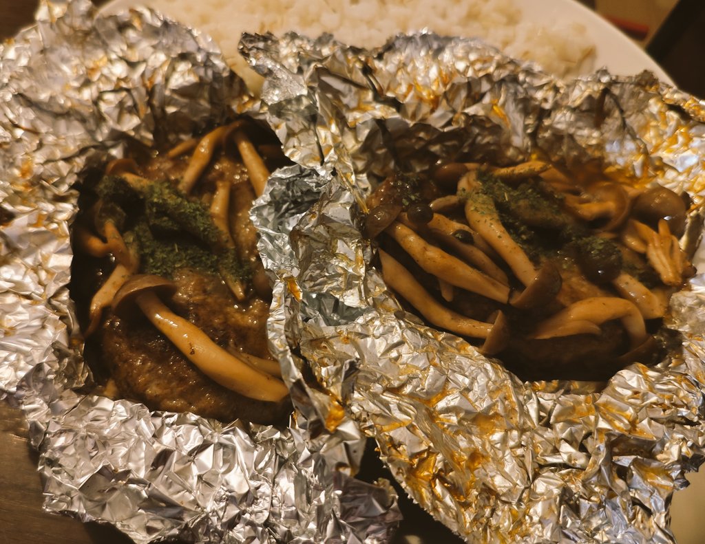 287_AK47Lion's tweet photo. #MoonFood
包み焼きハンバーグを作製することに成功(工数2h) https://t.co/oVhF3uhqy8