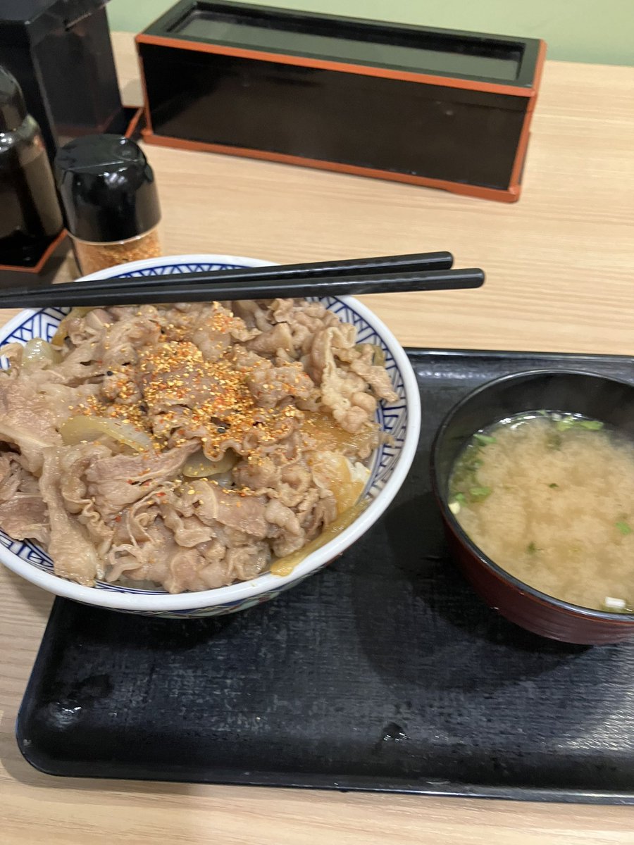 BABYMETAMOA's tweet photo. がっつり吉牛w https://t.co/H3FibJO5Cp