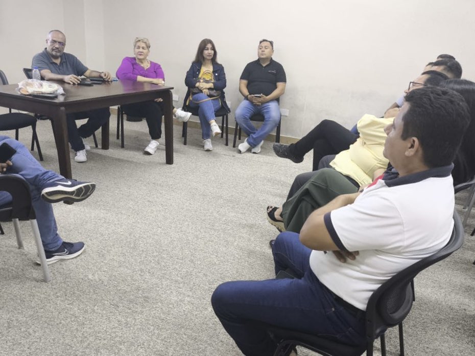 La Secretaria Nacional de Organización <a href="/mydonascimento/">Myriam Do Nascimento</a>, la Sub Secretaria <a href="/isabelcalderon/">Isabel Calderon</a> y el Secretario General Seccional Merida <a href="/alcidesmonsalve/">Alcides Monsalve</a>, realizan encuentro con el Alcalde <a href="/lisandrosegura/">Lisandro Segura</a> y representantes de los partidos políticos del municipio Alberto Adriani.